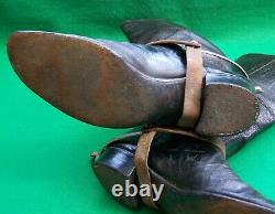 19e Cent' Officiers Victoriennes Mess Mess Boots Spurs & Wooden Shoe Tres + Plume